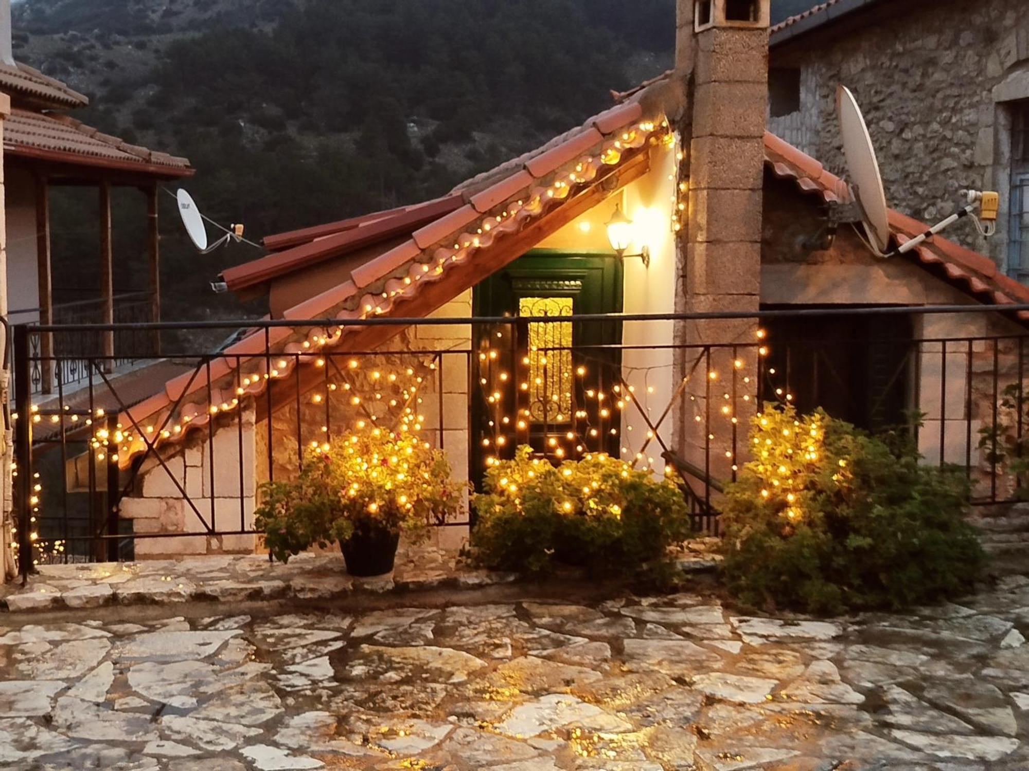 Kristi'S Homes - "Beautiful Attic" In Діміцана Екстер'єр фото